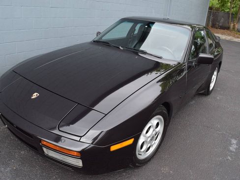 Used 1988 Porsche 944 Turbo RWD image 7