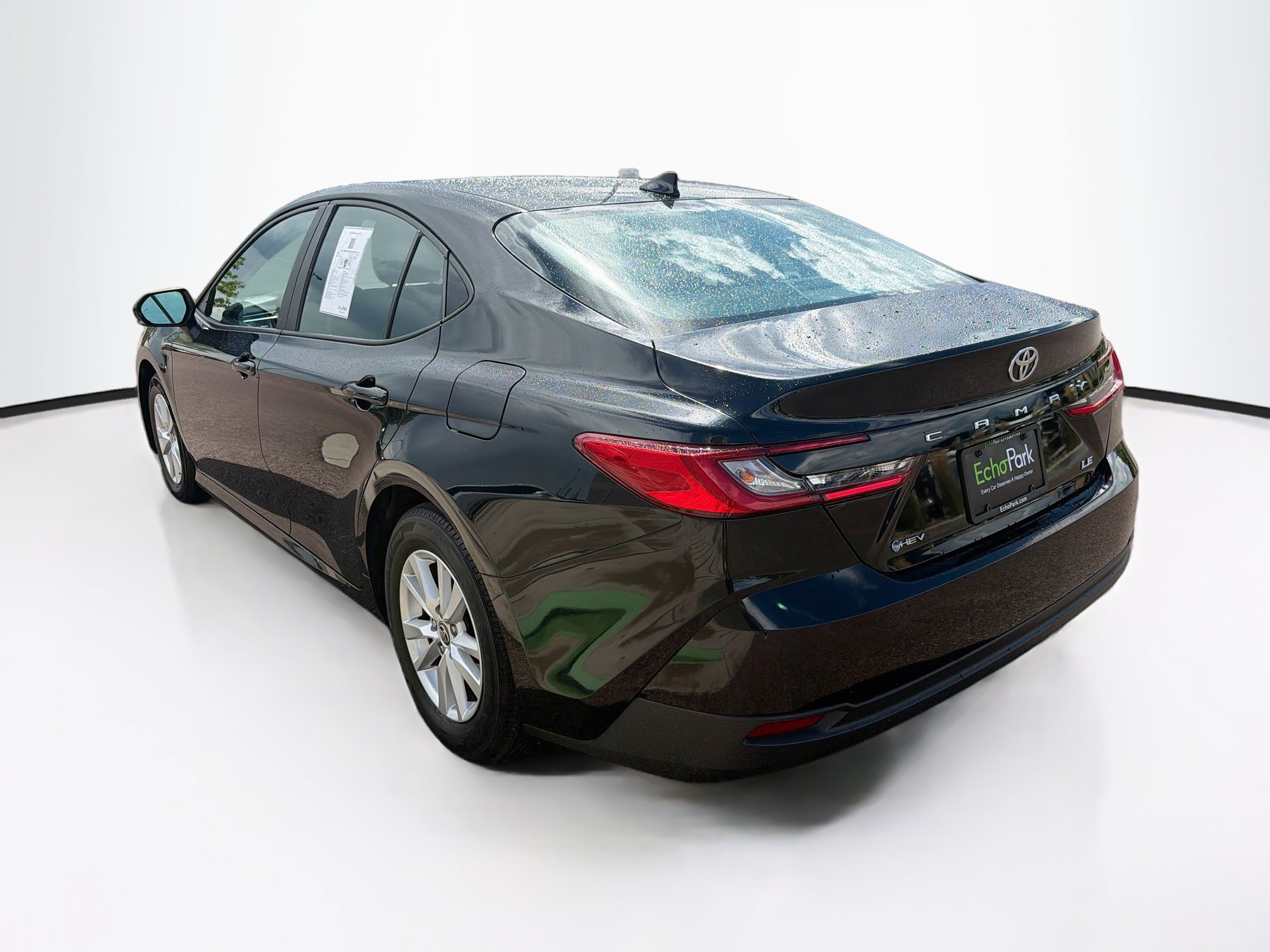 Used 2025 Toyota Camry LE FWD image 5