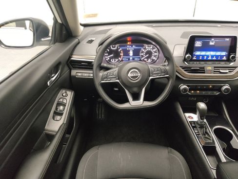 Used 2024 Nissan Altima 2.5 SV FWD image 22