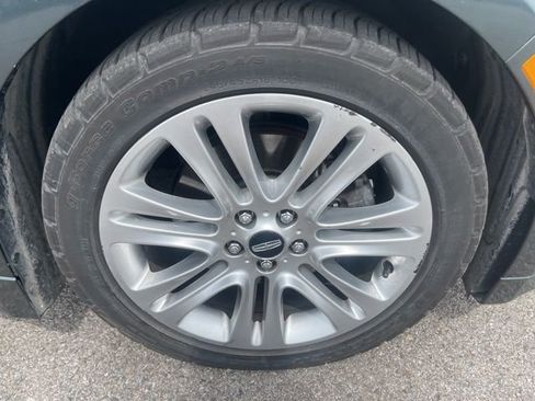 Used 2016 Lincoln MKZ FWD image 13