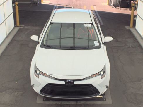 Used 2023 Toyota Corolla LE image 2