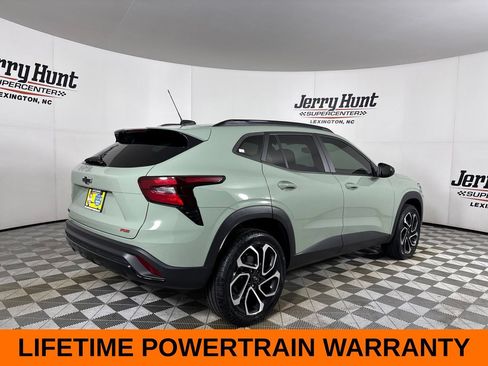 Used 2024 Chevrolet Trax RS FWD image 6