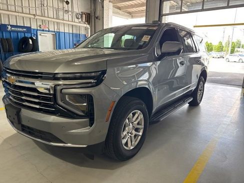 Used 2025 Chevrolet Tahoe LT AWD/4WD image 1