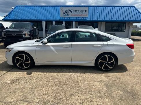 Used 2018 Honda Accord Sport image 8