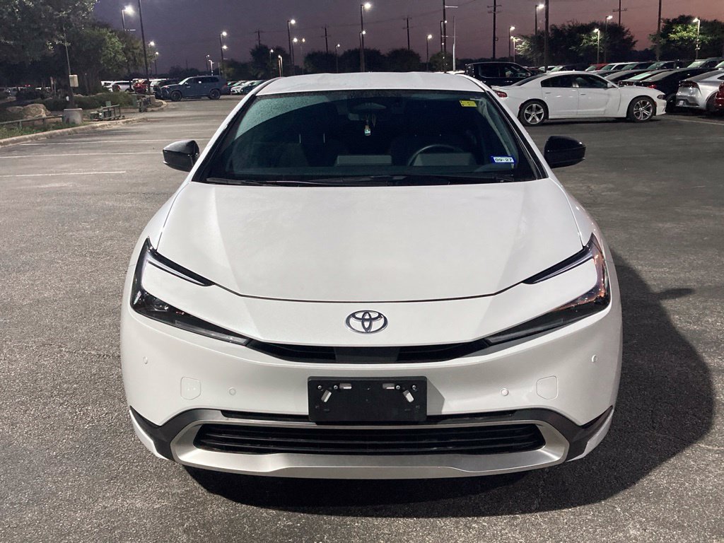 Used 2026 Toyota Prius Plug-In Hybrid FWD image 2