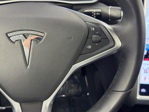 Used 2015 Tesla Model S 60 image 18