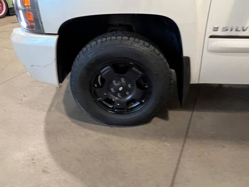 Used 2009 Chevrolet Silverado 1500 LTZ w/ White Diamond Edition AWD/4WD image 43