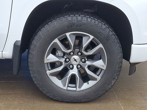 Certified 2024 Chevrolet Silverado 1500 RST image 8