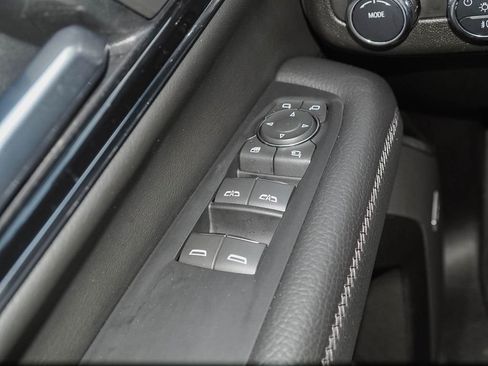 Used 2025 GMC Yukon XL Denali image 29