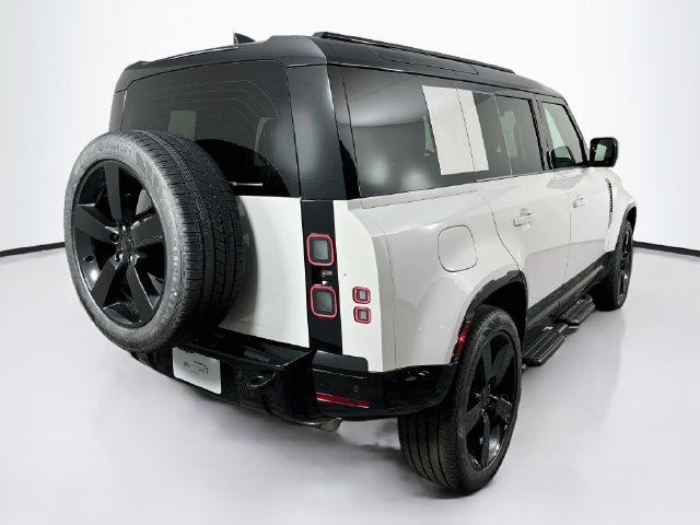 New 2026 Land Rover Defender 110 X-Dynamic SE AWD/4WD image 5