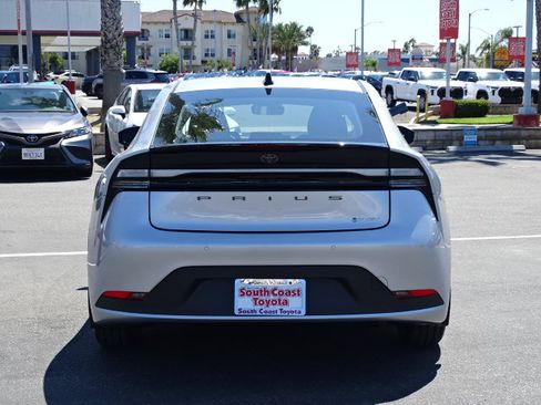 New 2027 Toyota Prius Plug-In Hybrid FWD image 6