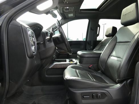 Used 2020 GMC Sierra 3500 Denali w/ Denali Ultimate Package image 24