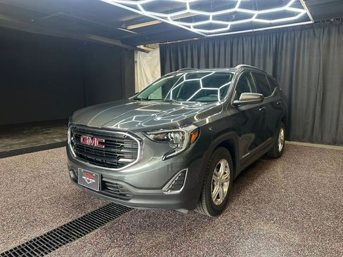 Used 2019 GMC Terrain SLE w/ Driver Convenience Package AWD/4WD image 3