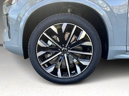 New 2026 Volvo XC90 B6 Plus w/ Protection Package Premier image 12