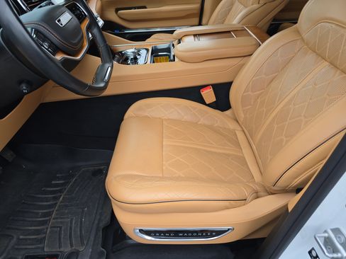 Used 2022 Jeep Grand Wagoneer Series III image 24