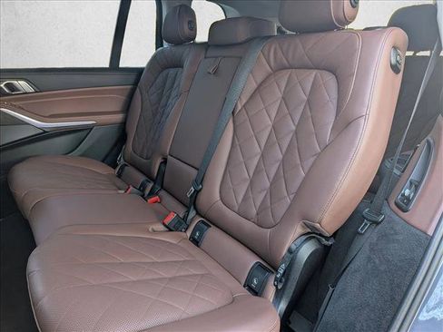 Certified 2024 BMW X7 xDrive40i image 19
