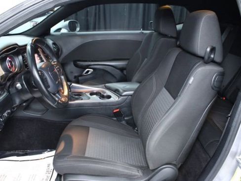 Used 2016 Dodge Challenger SXT image 12