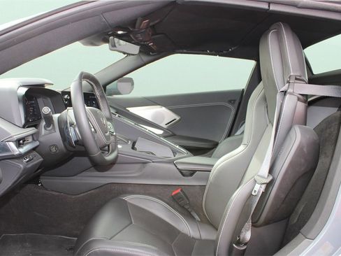 Used 2025 Chevrolet Corvette Stingray Preferred Conv w/ 2LT image 18