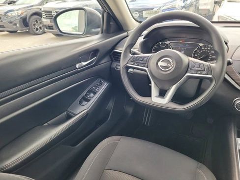 Certified 2025 Nissan Altima 2.5 SV FWD image 20
