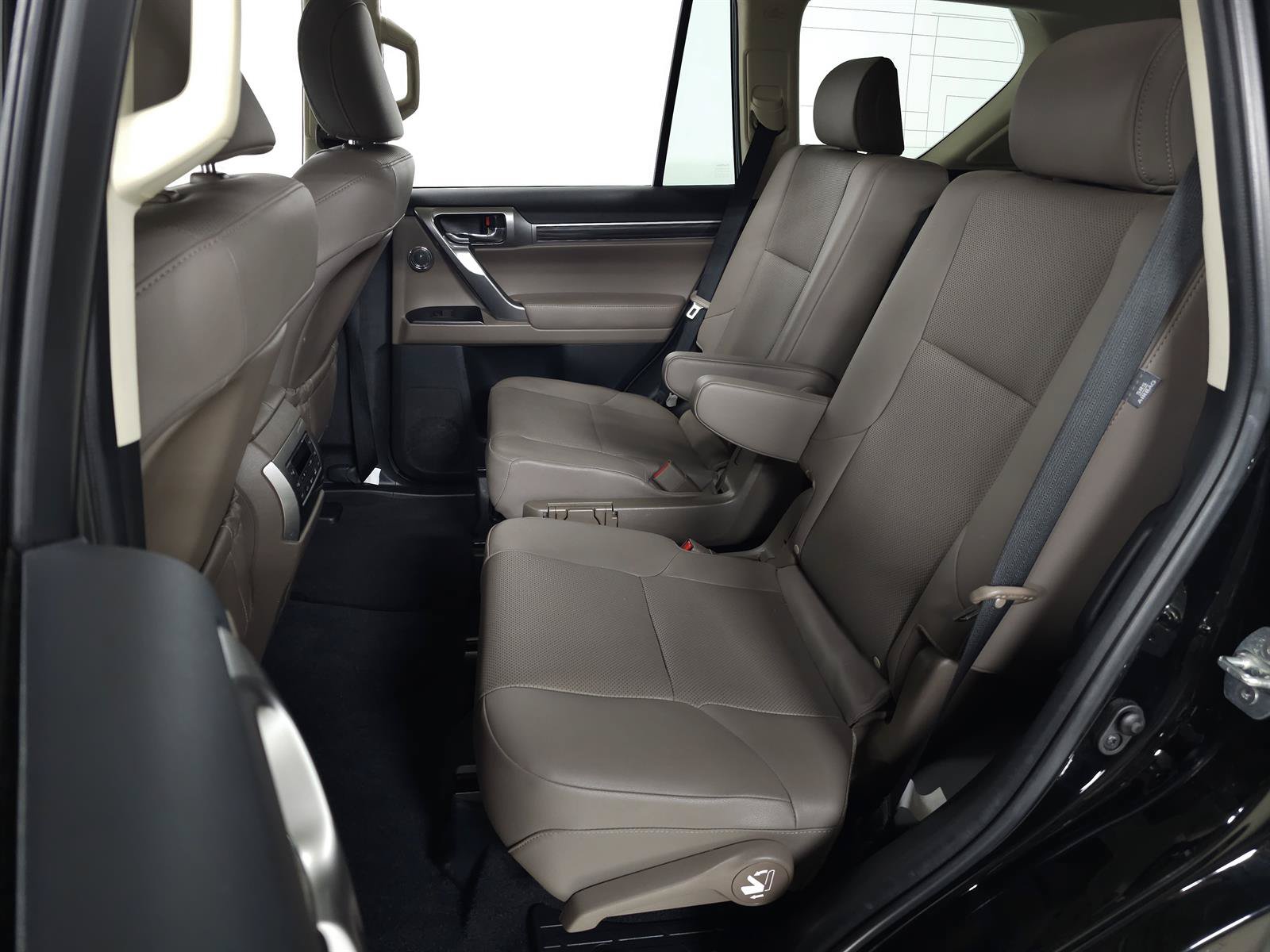 Certified 2023 Lexus GX 460 Premium w/ Accessory Package AWD/4WD image 35