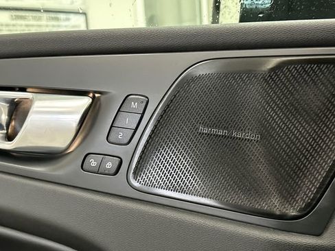 Certified 2023 Volvo XC60 B5 Ultimate image 21