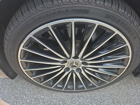 Used 2023 Mercedes-Benz C 300 Sedan image 3