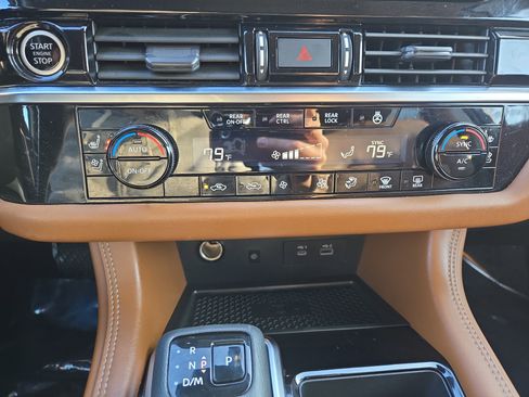 Used 2023 Nissan Pathfinder Platinum w/ Cargo Package image 21