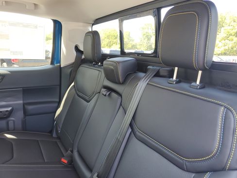 New 2025 Ford Maverick Lobo image 28