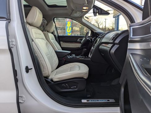 Used 2018 Ford Explorer Platinum AWD/4WD image 31
