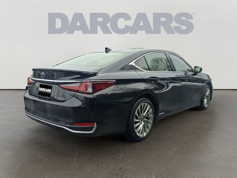 Used 2019 Lexus ES 300h w/ Luxury Package image 6