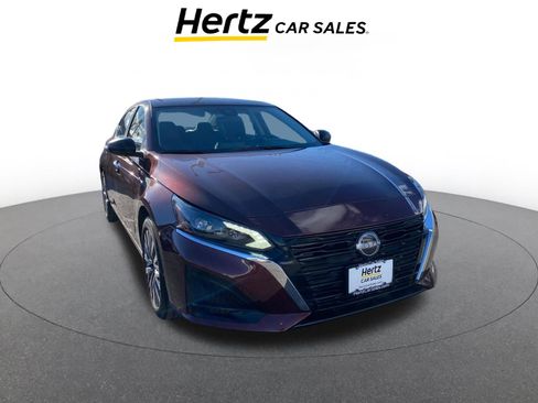 Used 2025 Nissan Altima 2.5 SV image 1