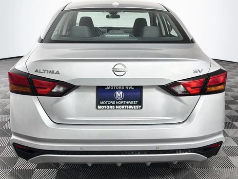 Used 2024 Nissan Altima 2.5 SV FWD image 20