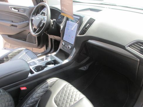 Certified 2024 Ford Edge Titanium image 26