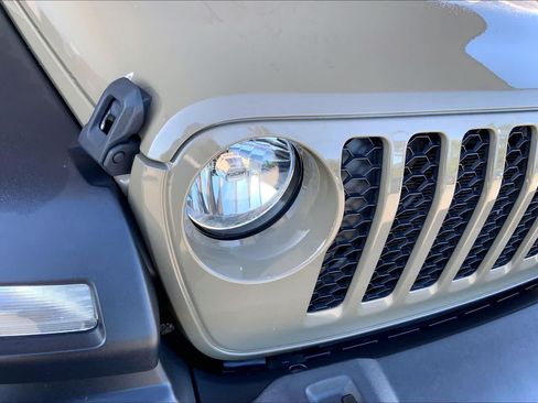 Used 2020 Jeep Gladiator Sport w/ Quick Order Package 24S AWD/4WD image 27