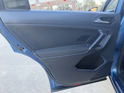 Used 2018 Volkswagen Tiguan S image 17