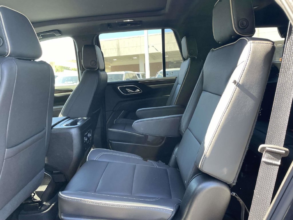 Used 2024 Chevrolet Tahoe Premier AWD/4WD image 18