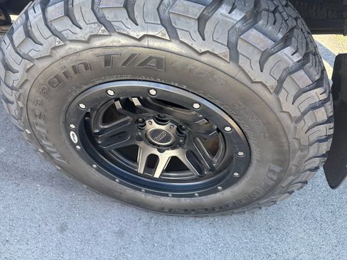 Used 2011 Toyota Tacoma 4x4 Access Cab V6 w/ TRD Sport Pkg image 7