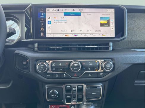 New 2026 Jeep Gladiator Willys AWD/4WD image 18