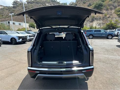 New 2026 Cadillac Vistiq Luxury image 30