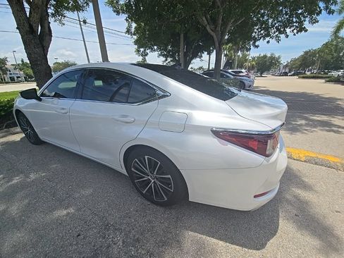 Certified 2025 Lexus ES 350 w/ Premium Package FWD image 7