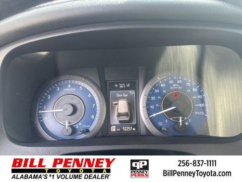 Used 2020 Toyota Sienna XLE image 24