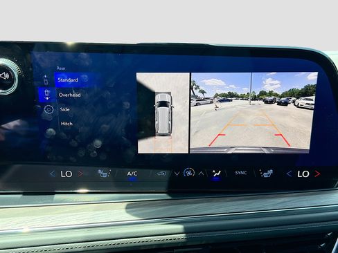 Used 2025 Chevrolet Suburban Z71 AWD/4WD image 32
