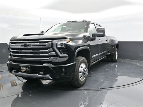New 2026 Chevrolet Silverado 3500 High Country w/ Technology Package image 2