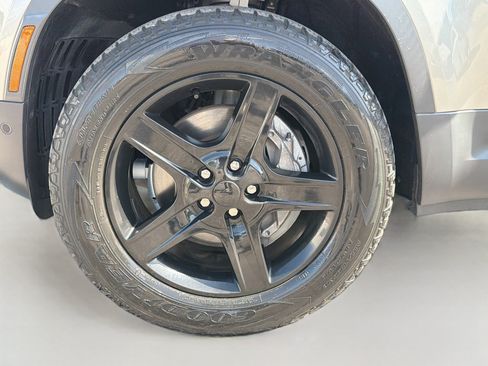 Used 2023 Land Rover Defender 110 SE AWD/4WD image 43