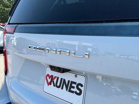 New 2026 GMC Yukon Denali Ultimate AWD/4WD image 21