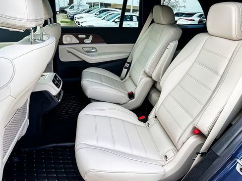 Certified 2025 Mercedes-Benz GLS 450 4MATIC image 18