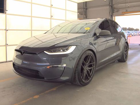 Used 2022 Tesla Model X Plaid image 11