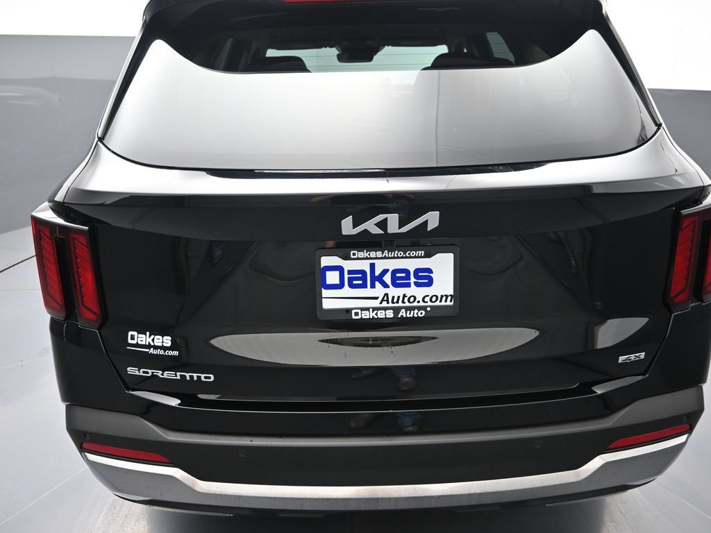 Certified 2026 Kia Sorento EX AWD/4WD image 33