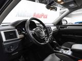 Used 2018 Volkswagen Atlas SE image 3