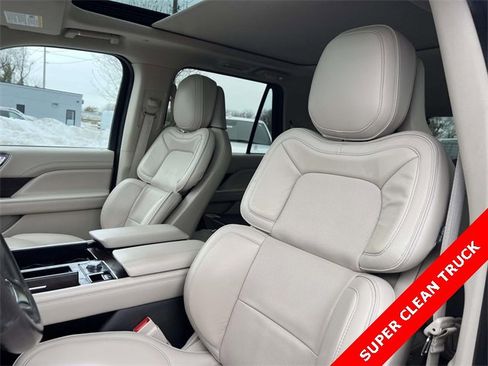 Used 2018 Lincoln Navigator Reserve w/ Technology Package image 11